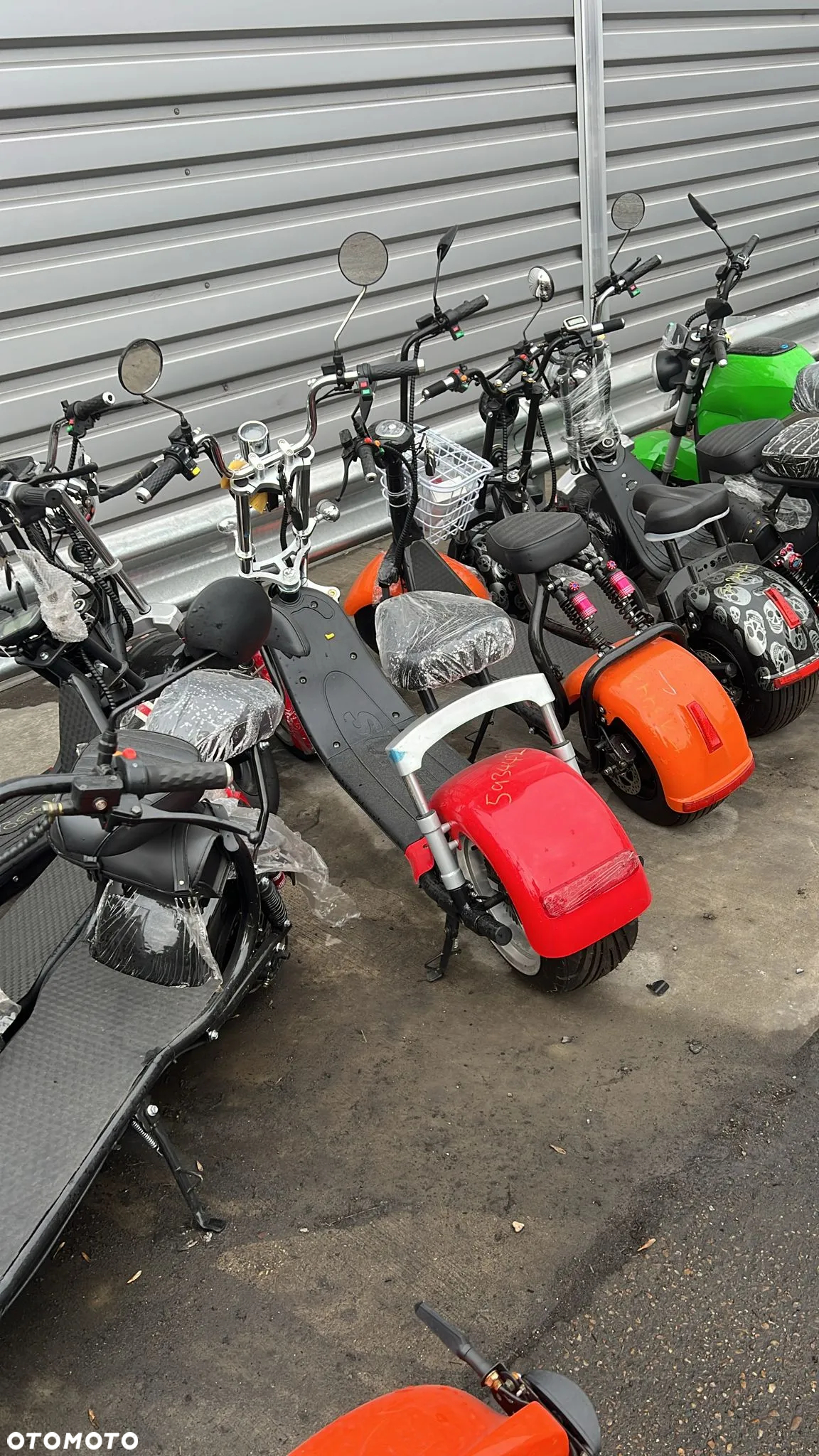 Skuter elektryczny o wyglądzie ścigacza Dostępne Również Hulajnogi  iBike Big Chopper - 10