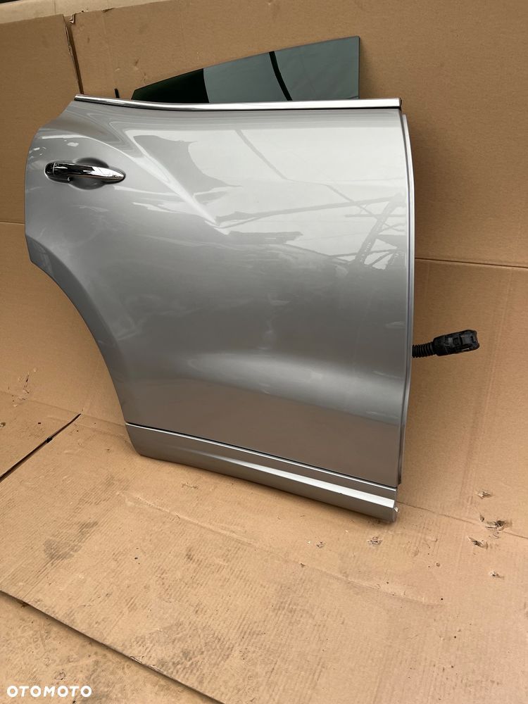 MASERATI LEVANTE DRZWI TYLNE PRAWE KOMPLETNE - 2