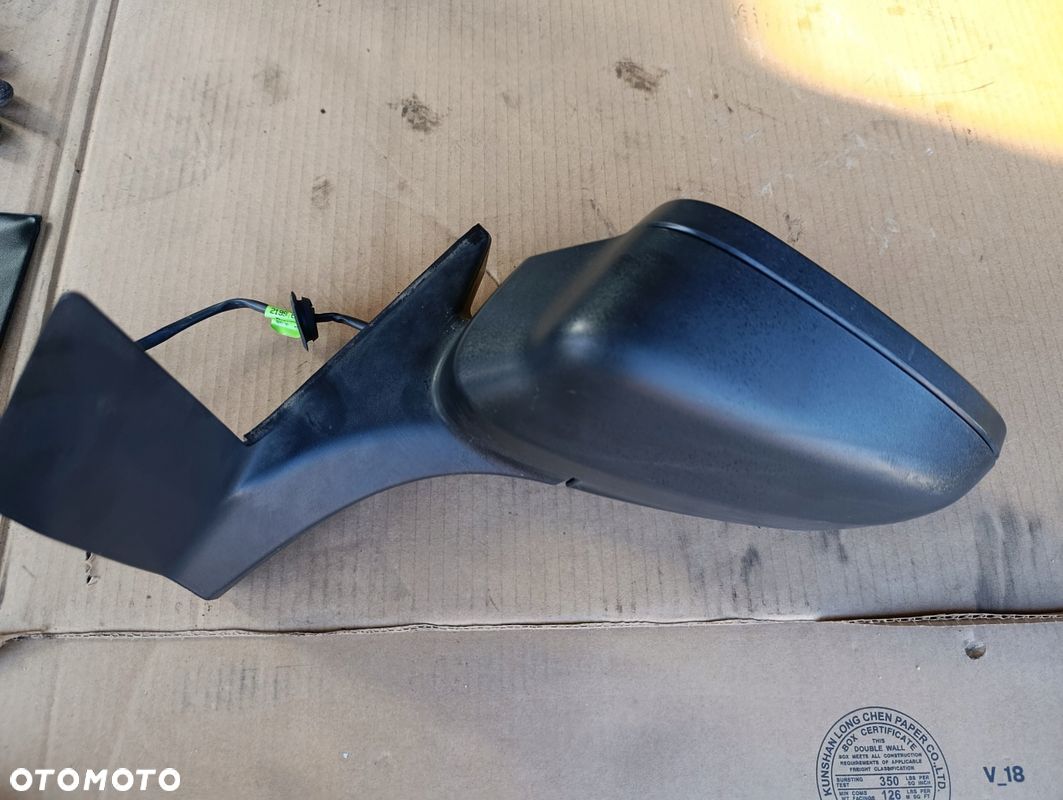 FORD TRANSIT COURIER LUSTERKO LEWE 5 PIN EUROPA - 1