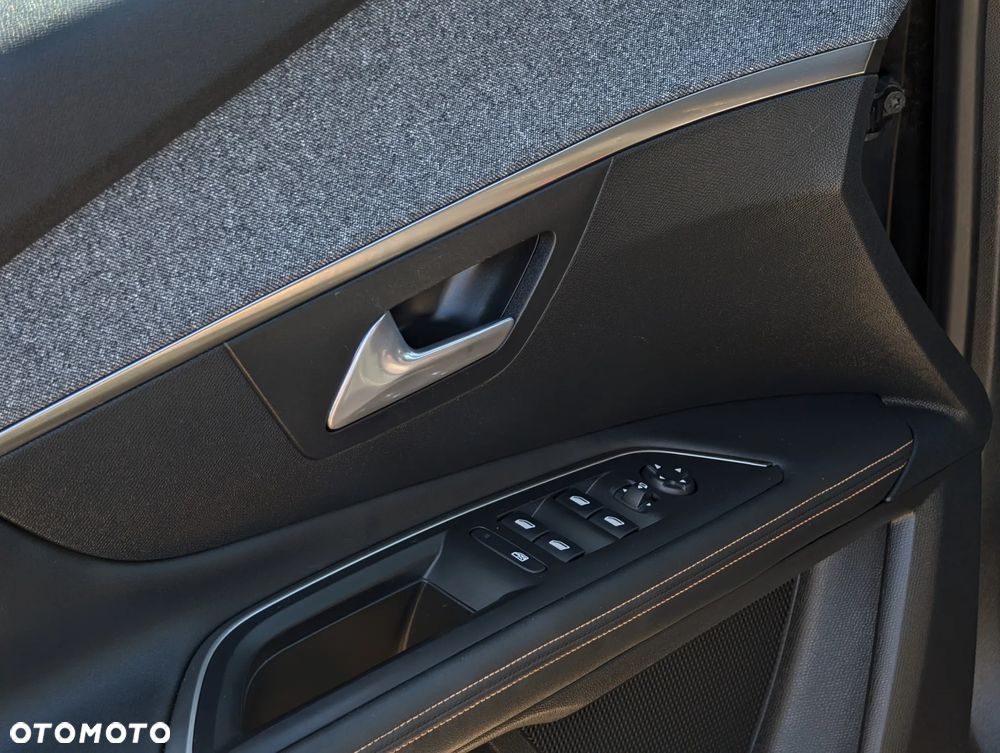 Peugeot 3008 2.0 BlueHDi GT S&S EAT8 - 17