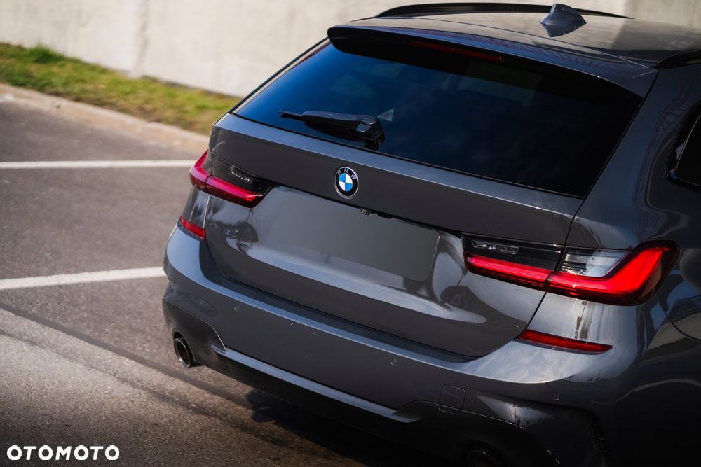 BMW Seria 3 330i Edition M Sport Shadow - 15