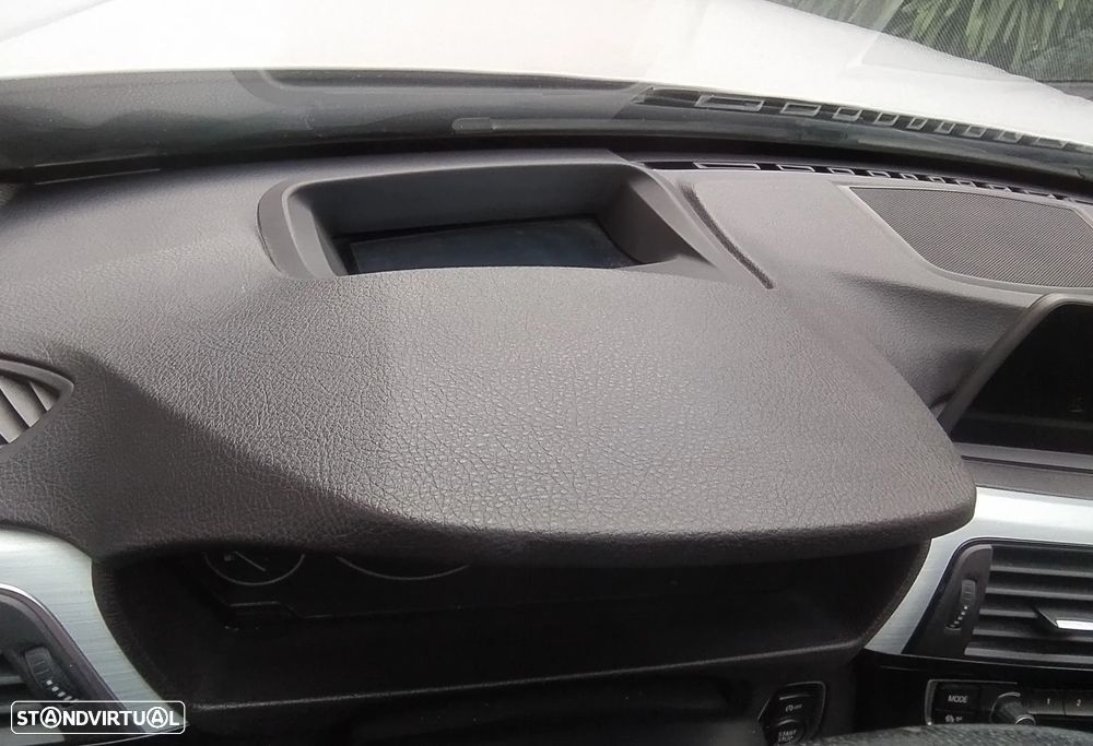 BMW 320 d Aut. Sport Line - 11