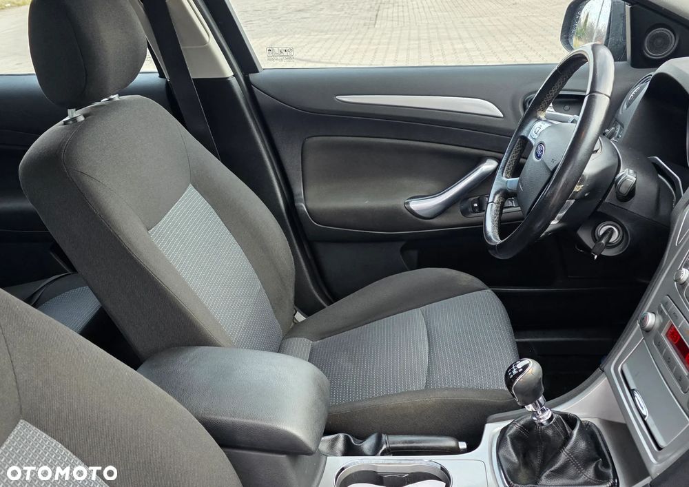 Ford Mondeo 2.0 TDCi Trend - 14