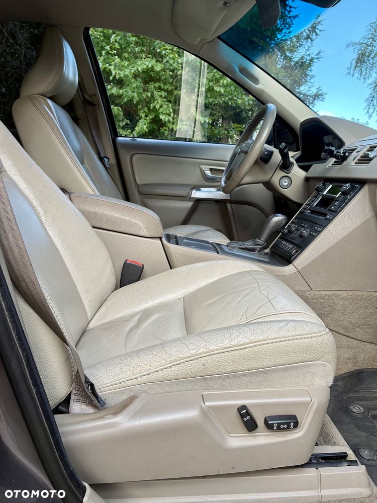 Volvo XC 90 4.4 V8 AWD Momentum - 26
