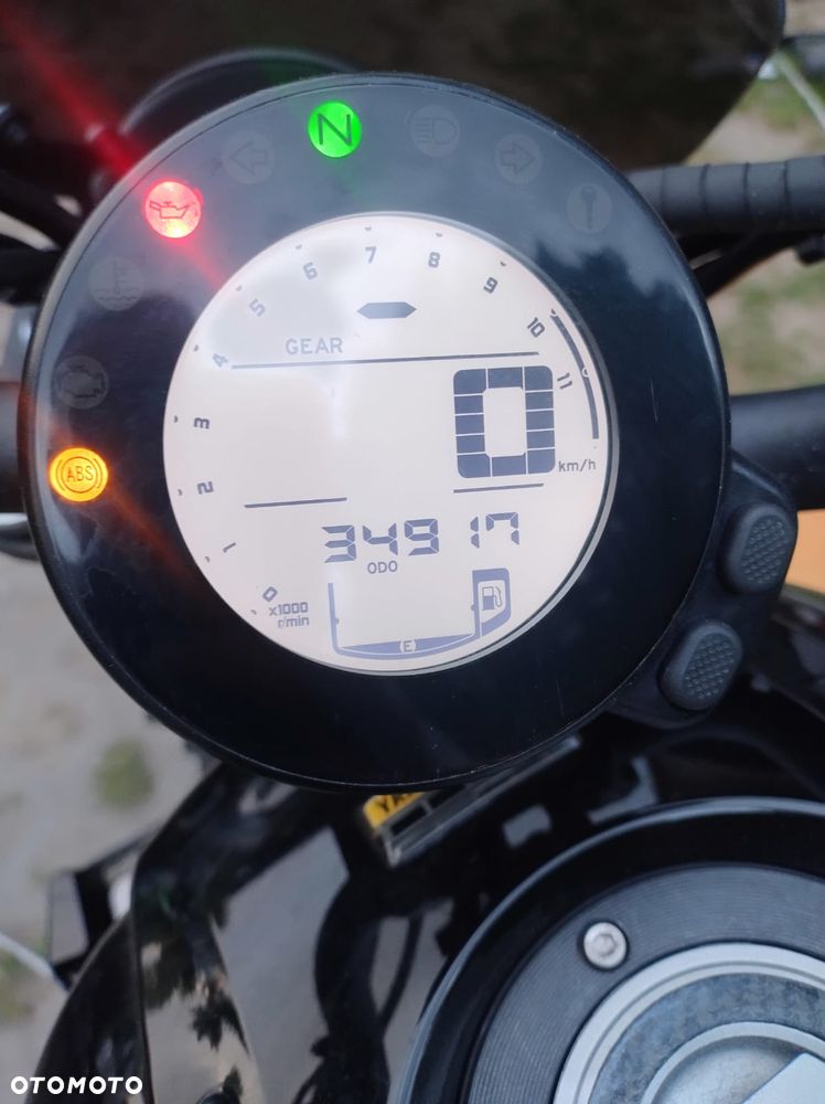Yamaha XSR - 40