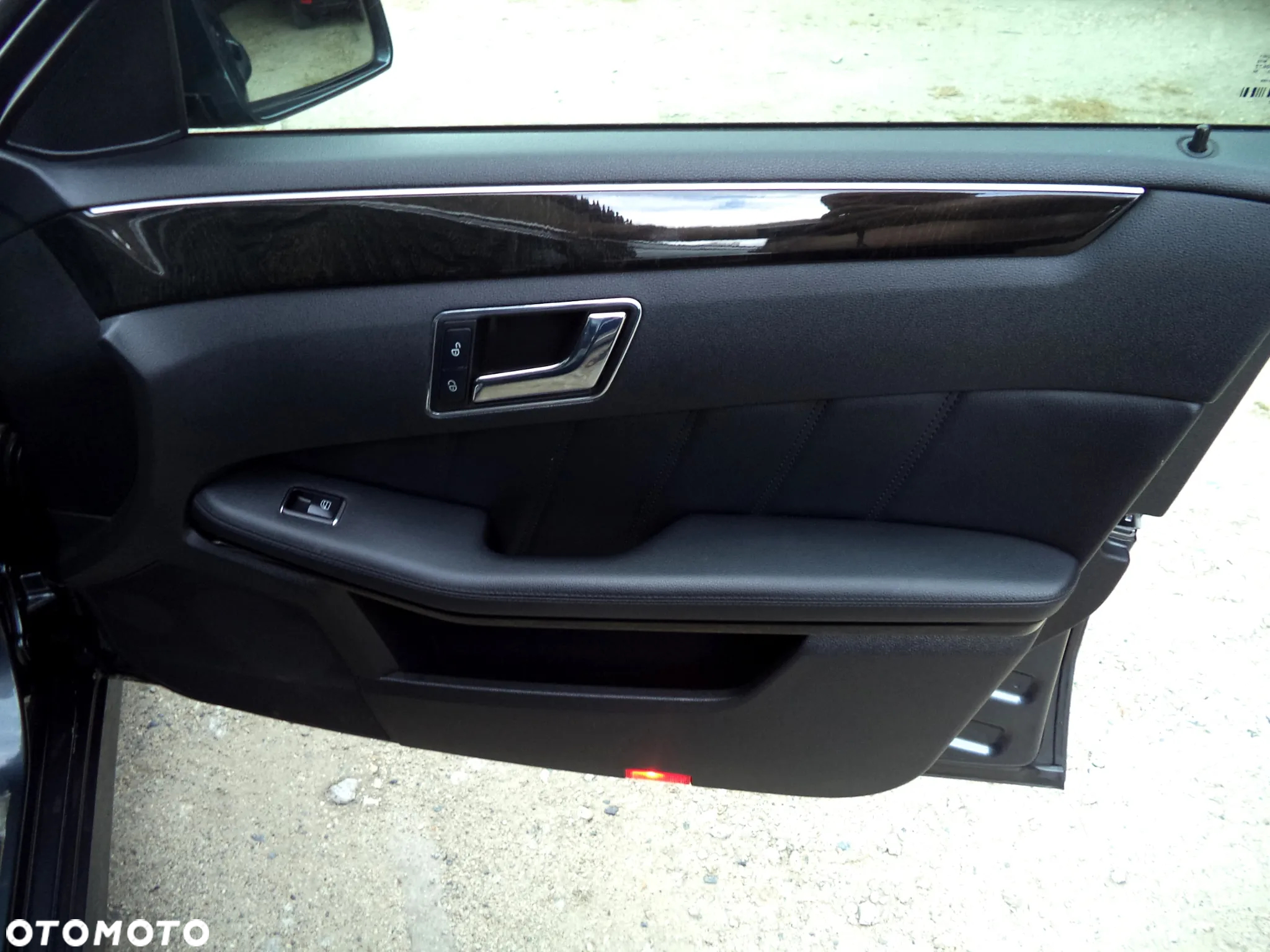 Mercedes-Benz Klasa E 350 T CDI DPF 4Matic BlueEFFICIENCY 7G-TRONIC Avantgarde - 17