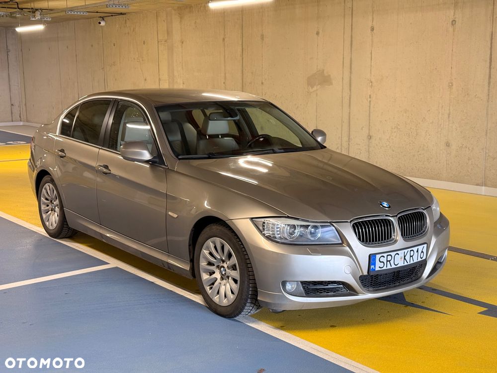 BMW Seria 3 325i - 25