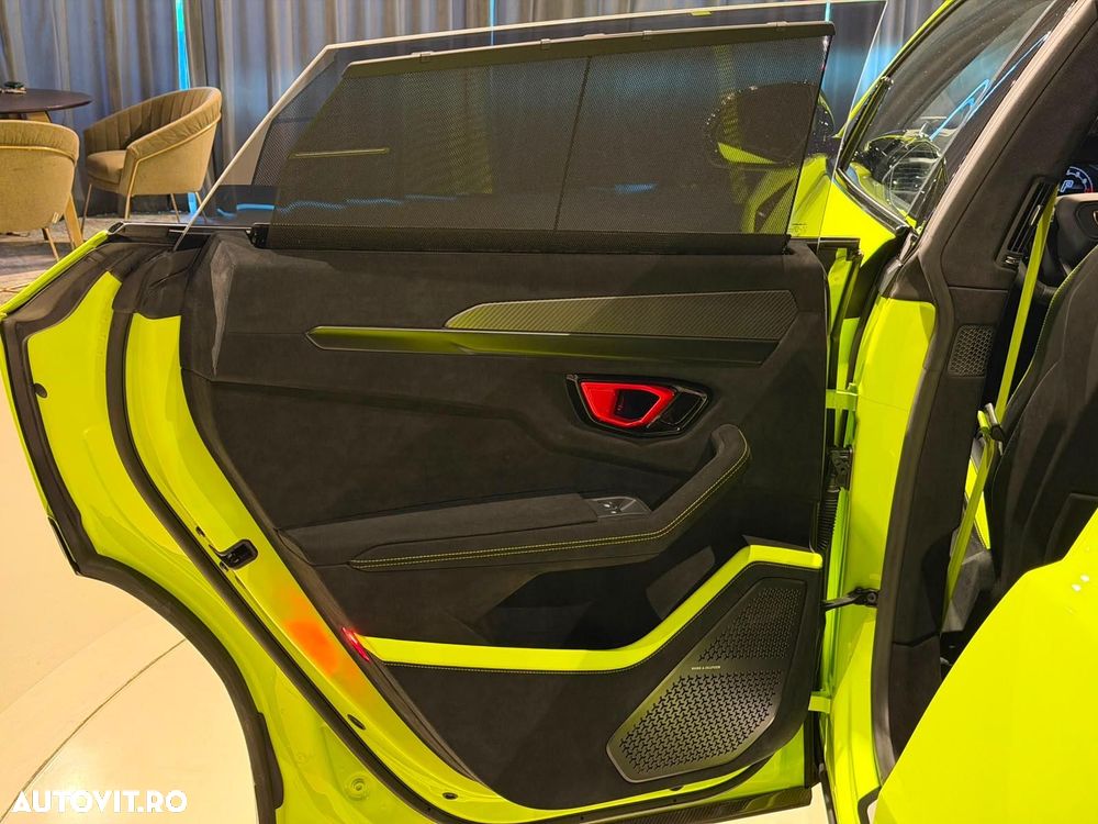 Lamborghini URUS - 18