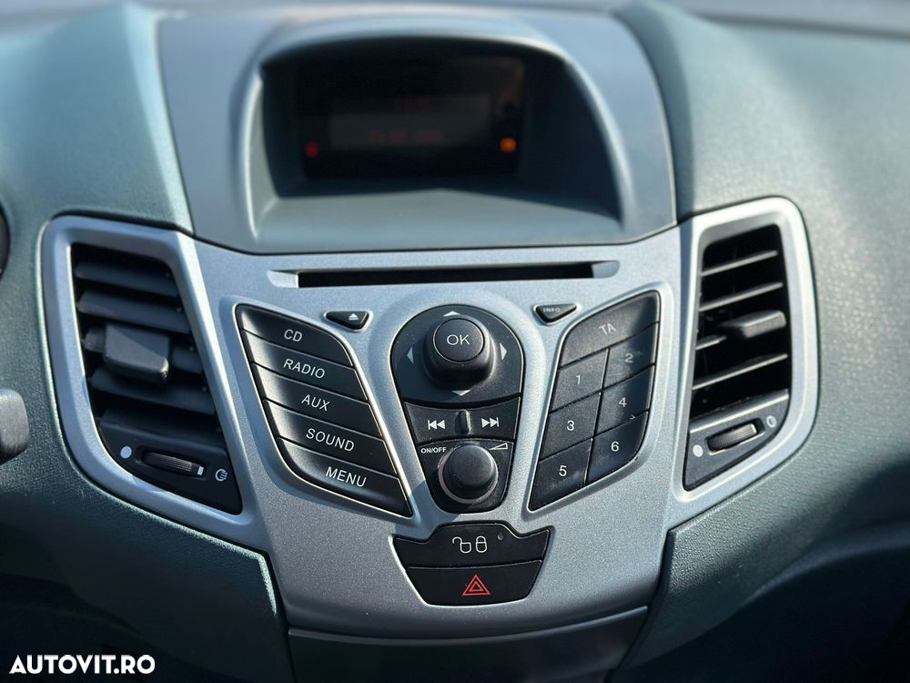 Ford Fiesta 1.25 Ambiente - 26