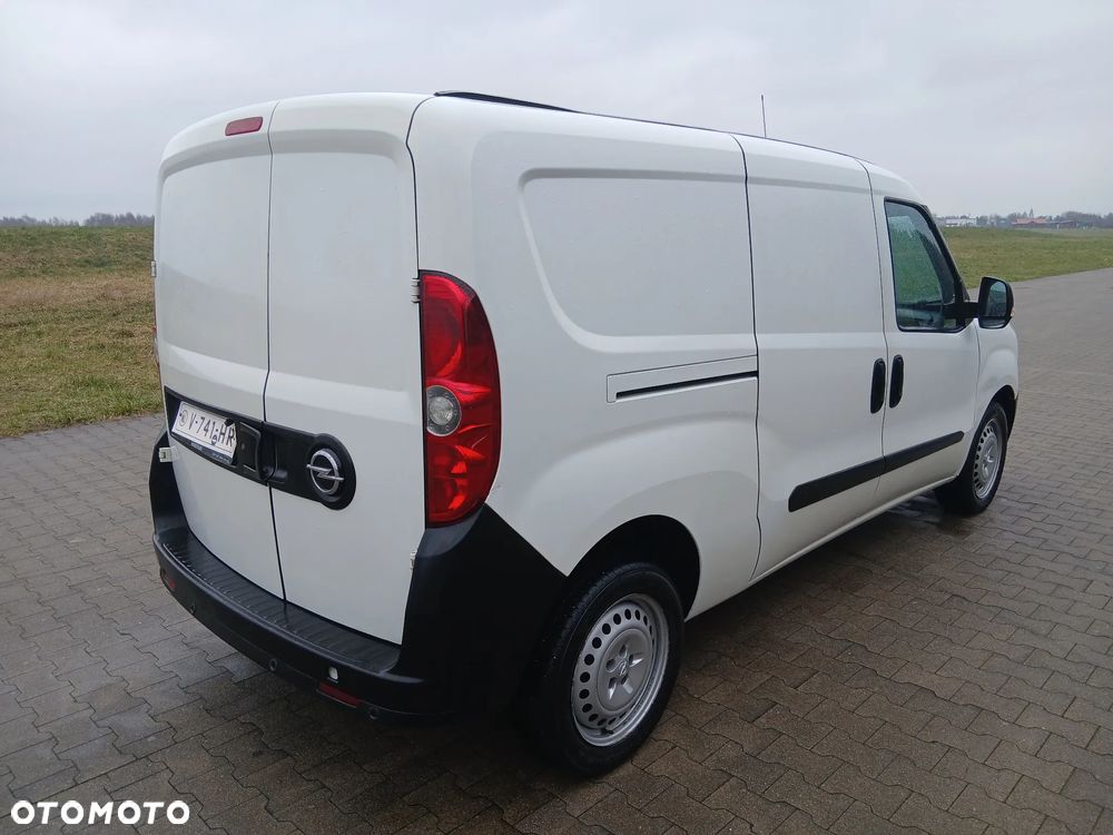 Opel COMBO - 26