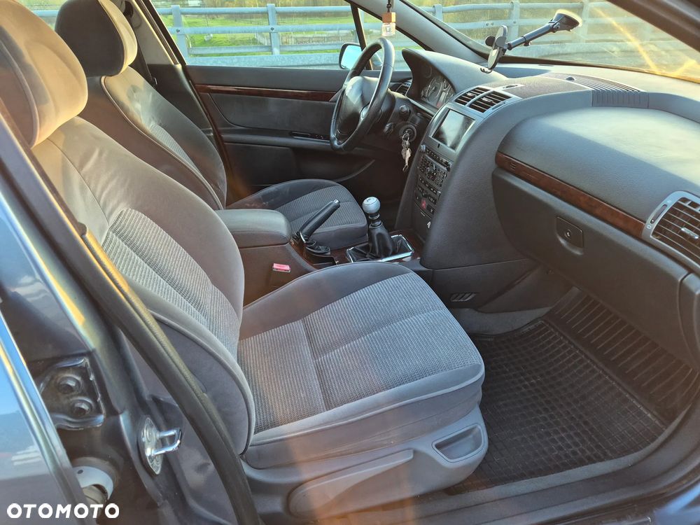 Peugeot 407 - 11