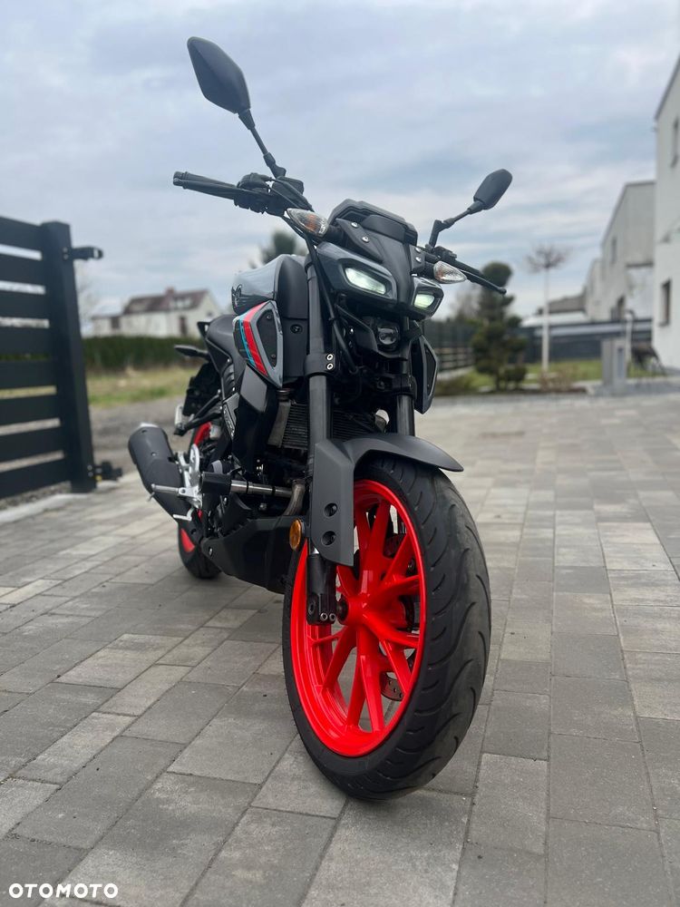 Yamaha MT - 5