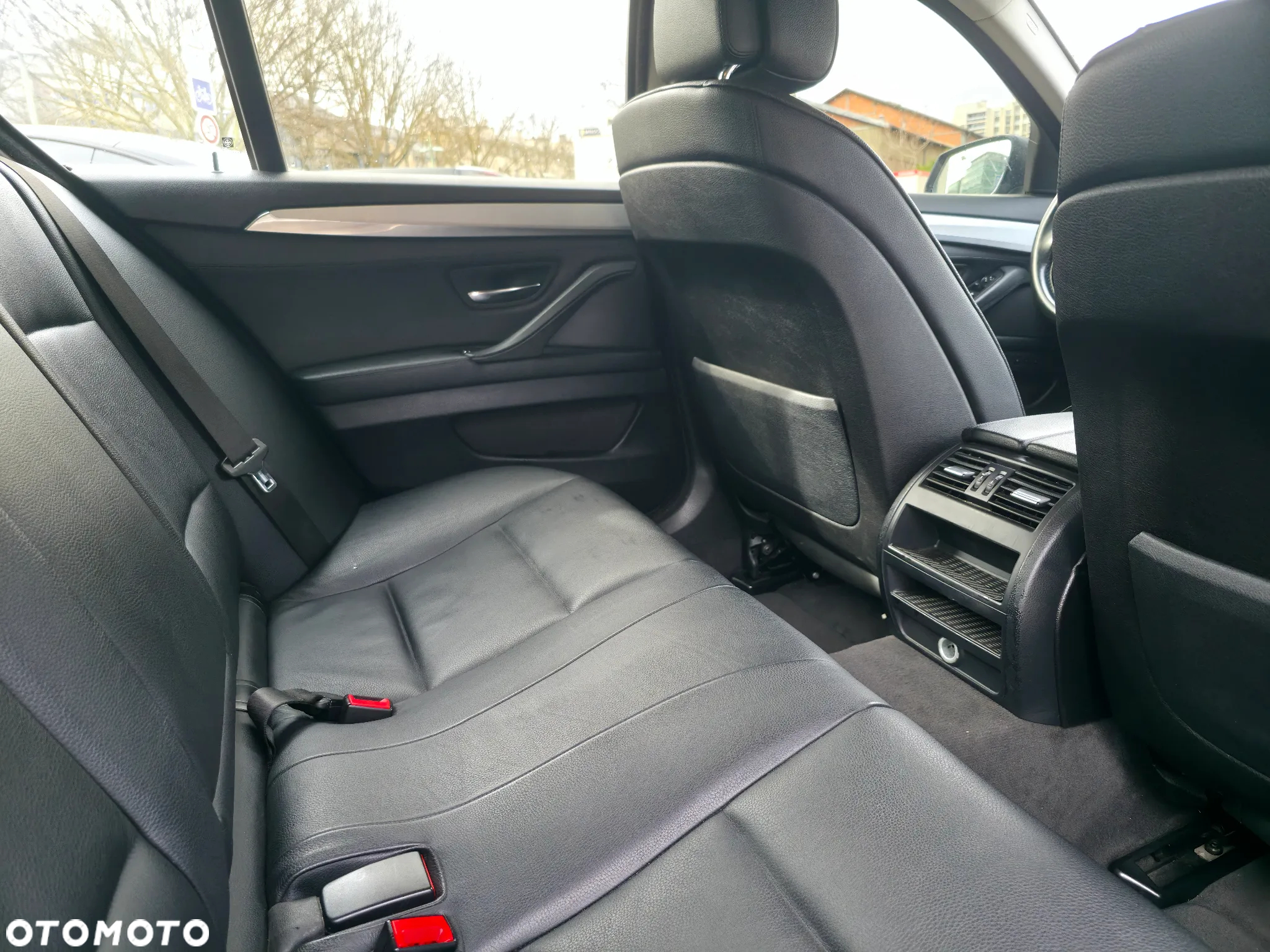BMW Seria 5 520d Luxury Line - 9
