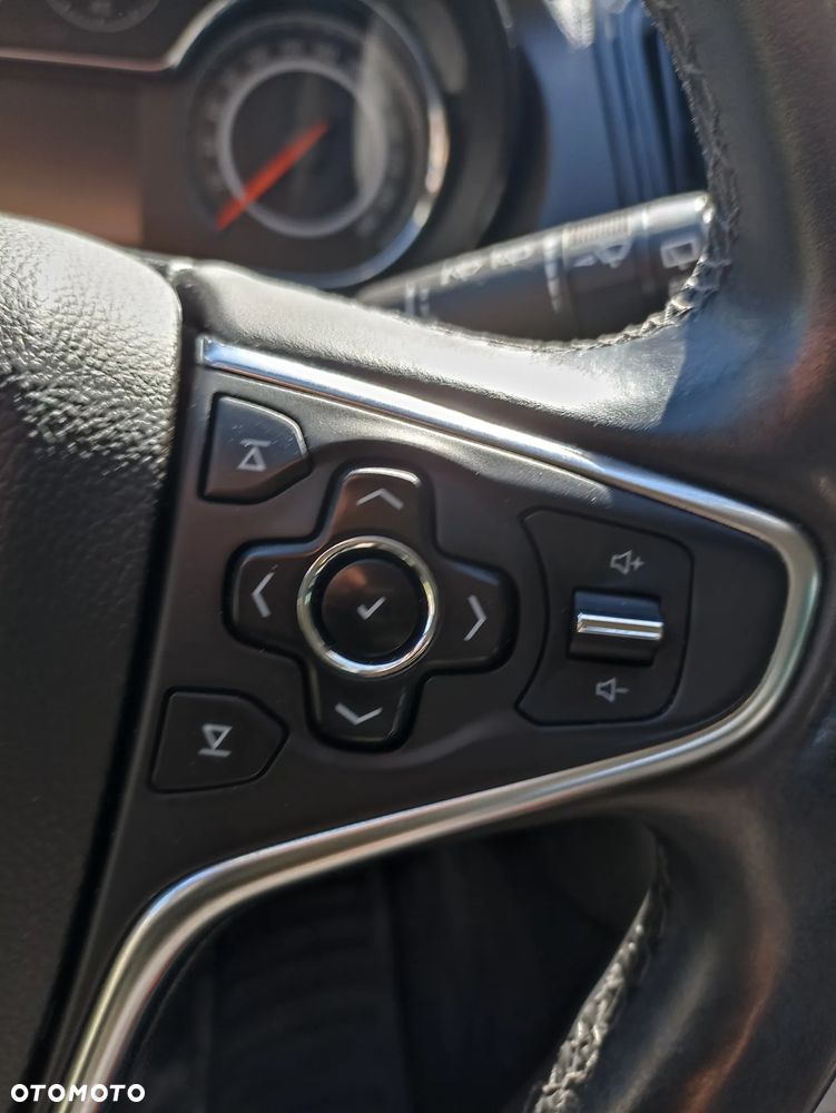 Opel Insignia - 22
