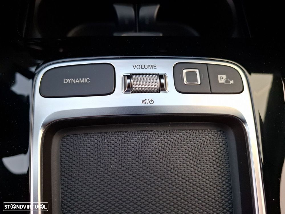 Mercedes-Benz a-250-limousine - 21