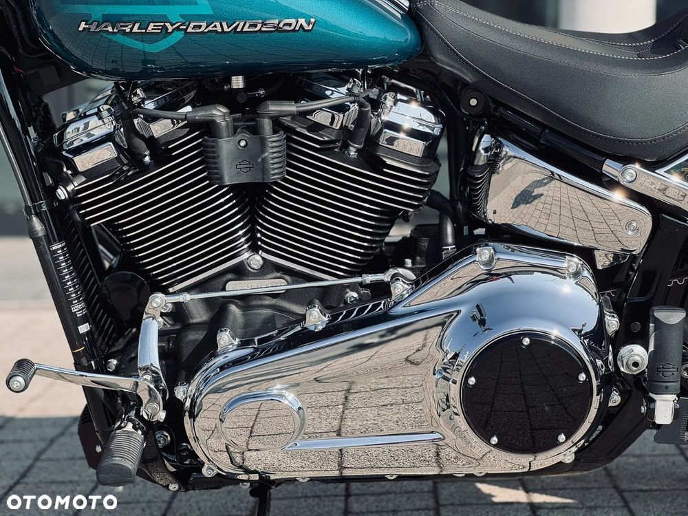 Harley-Davidson Softail Breakout - 20