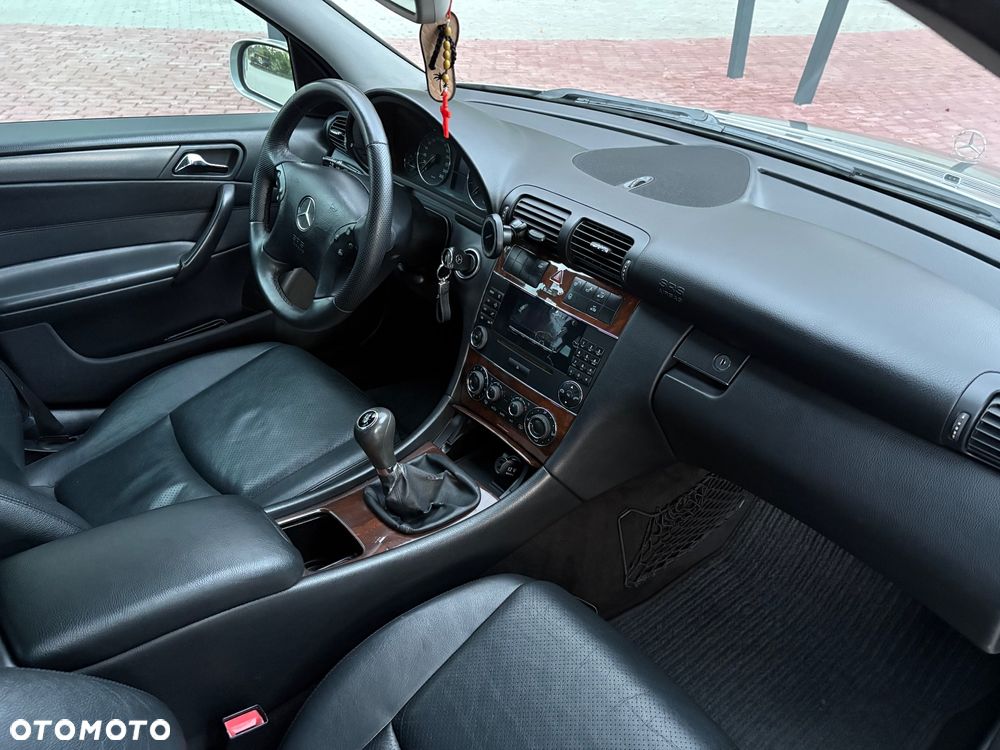 Mercedes-Benz Klasa C 200 CDI Avantgarde - 25