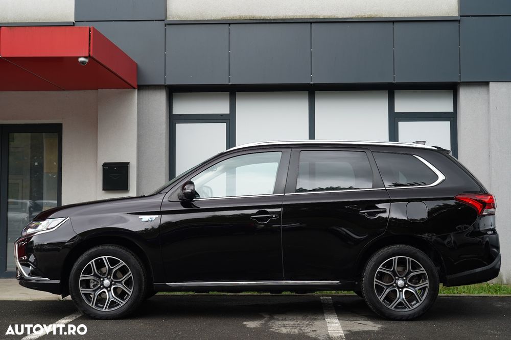 Mitsubishi Outlander 2.0 4WD Plug-In Hybrid - 22