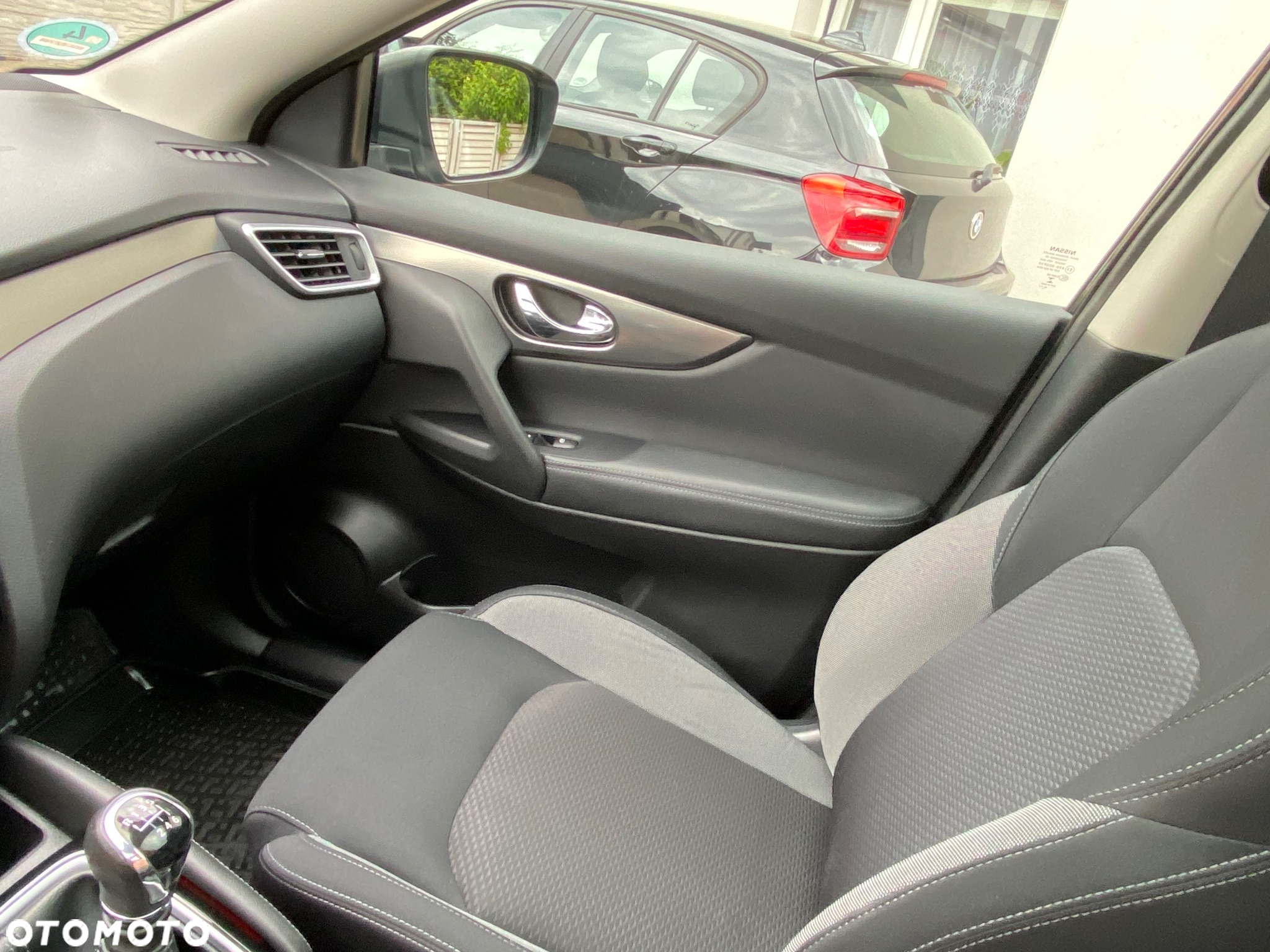 Nissan Qashqai 1.3 DIG-T N-Connecta - 24