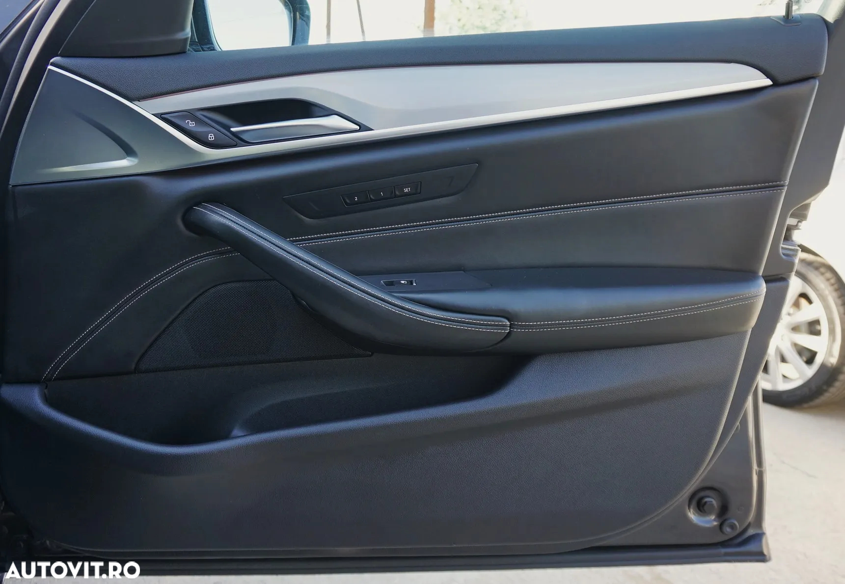 BMW Seria 5 530e - 25