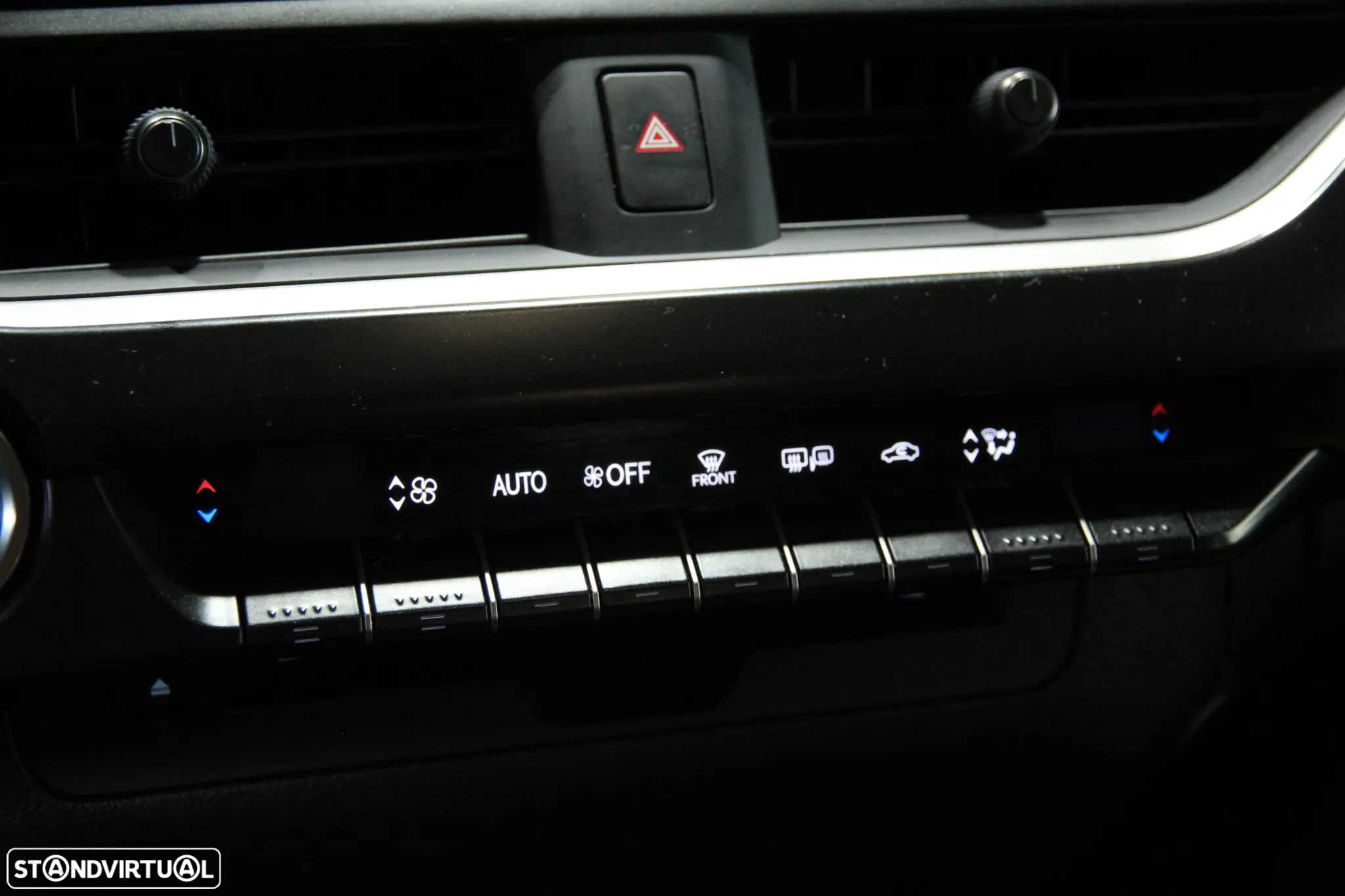 Lexus UX 250h Executive+ - 15