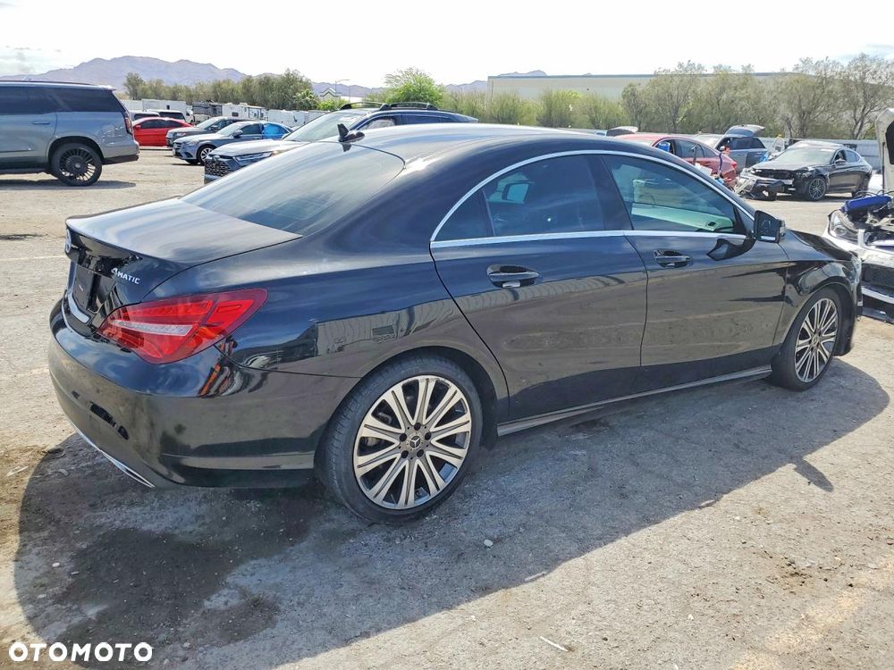 Mercedes-Benz CLA 250 4Matic 7G-DCT - 4