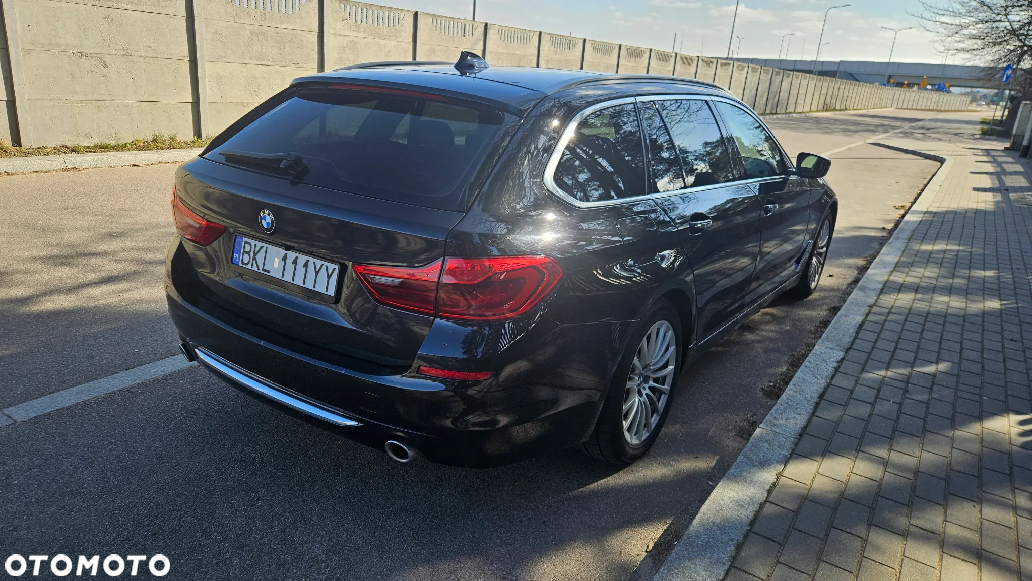 BMW Seria 5 520d Touring Luxury Line - 13