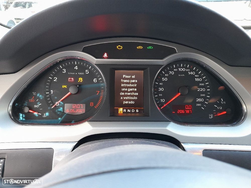 Quadrante / painel de instrumentos AUDI A6 (4F2, C6) - 1