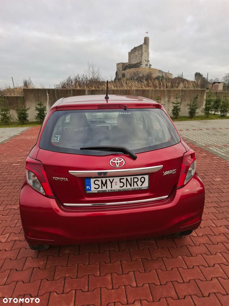 Toyota Yaris 1.33 Premium - 2
