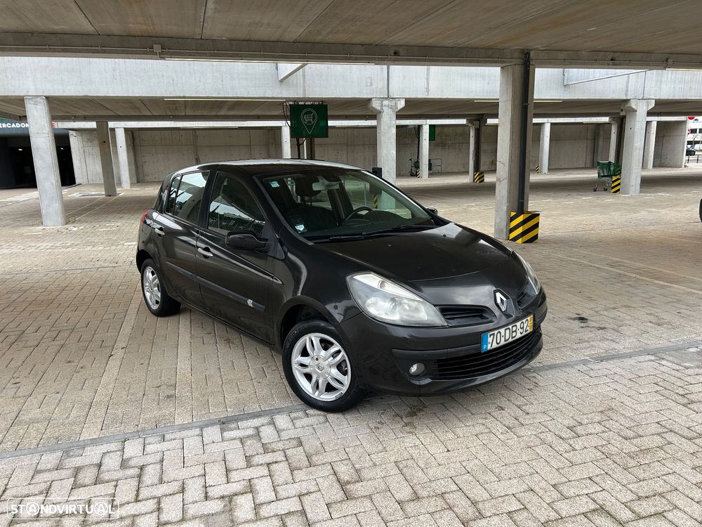 Renault Clio 1.2 16V Dynamique S - 1