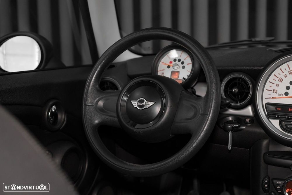 MINI 3 Portas One D - 16