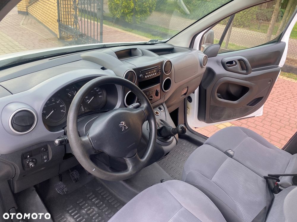 Peugeot PARTNER 1.6HDI 3-osobowy zakupiony w slonie w Rzeszowie - 31
