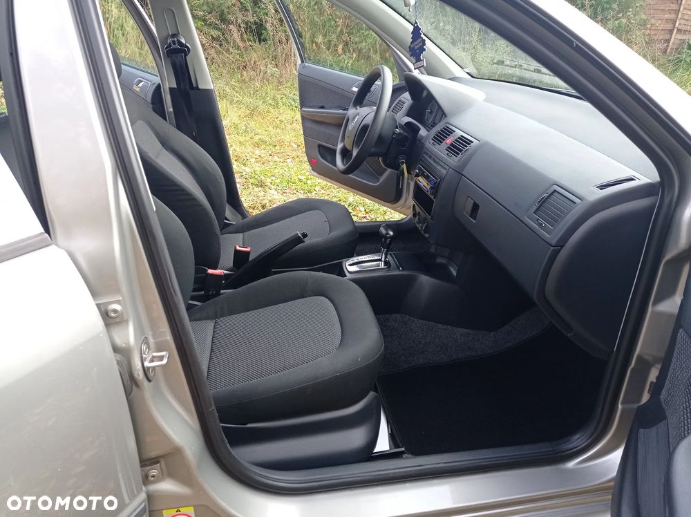 Skoda Fabia 1.4 16V Automatik Elegance - 8