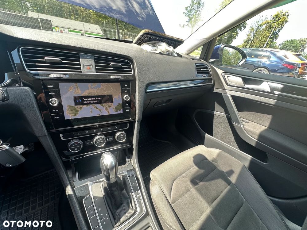 Volkswagen Golf - 12