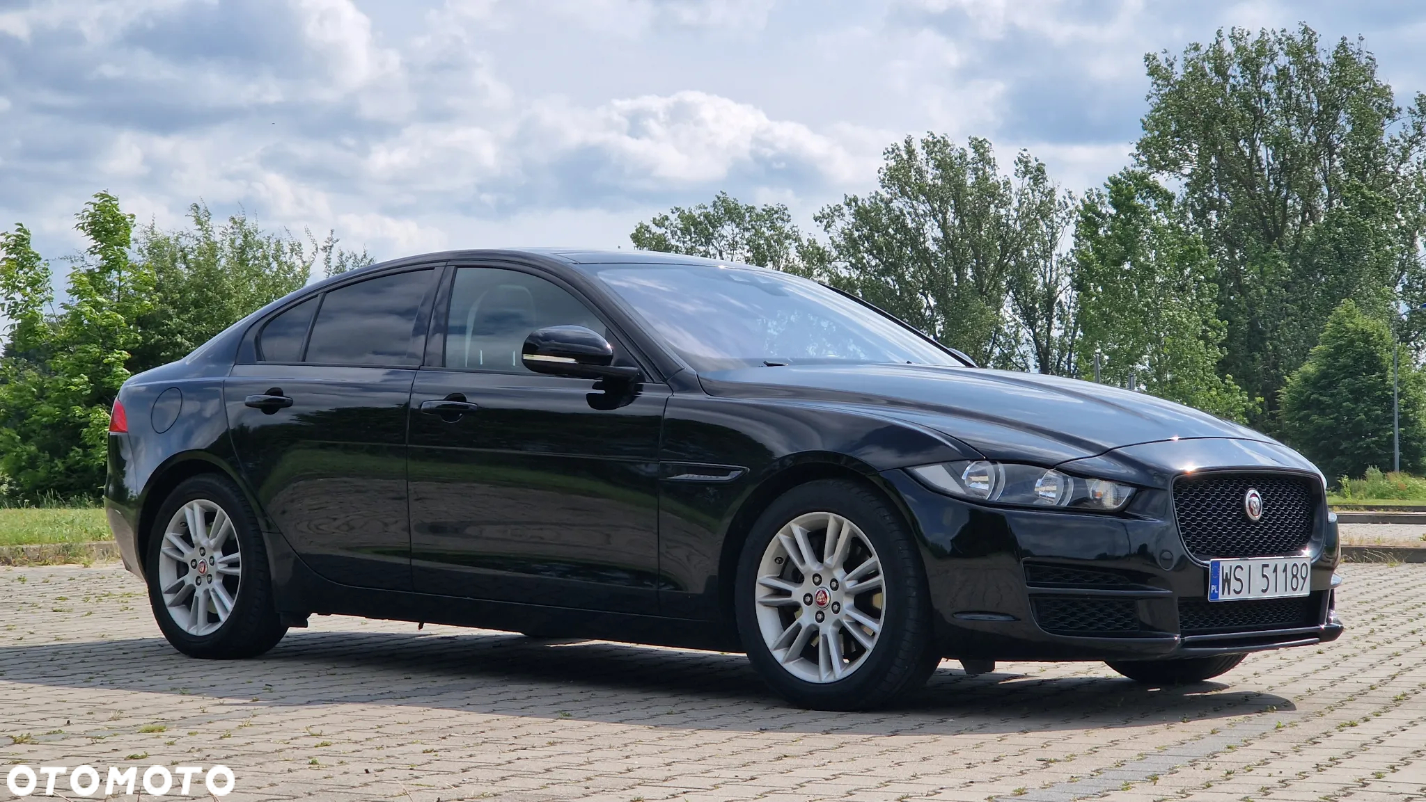 Jaguar XE 25t Prestige - 3