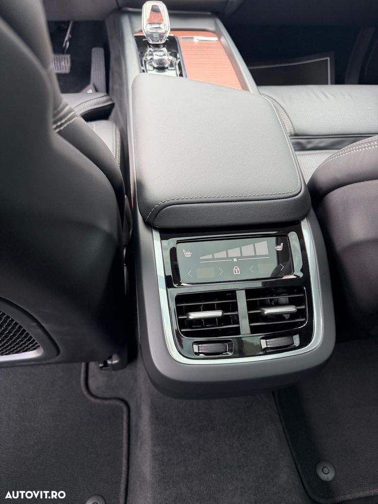 Volvo XC 60 B4 D AWD Ultimate Dark - 7