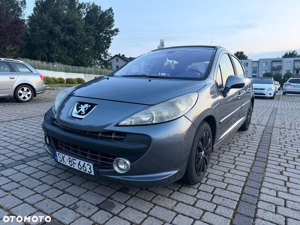 Peugeot 207 - 1