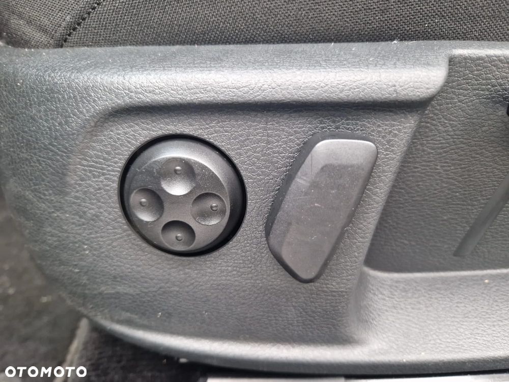 Volkswagen Passat Variant 1.8 TSI Comfortline - 25