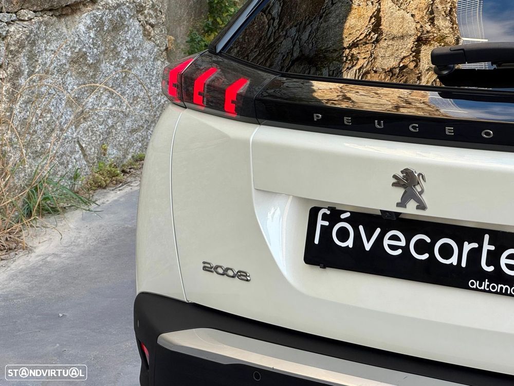 Peugeot 2008 PureTech 155 EAT8 GT - 11