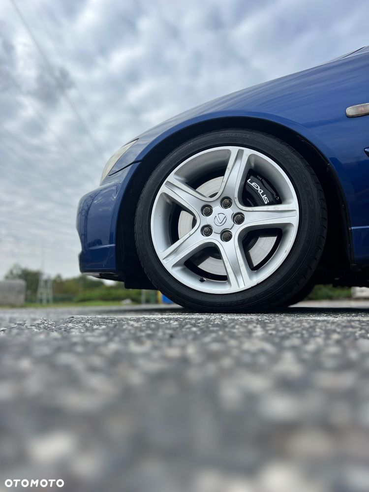 Lexus IS 300 Sport - 10