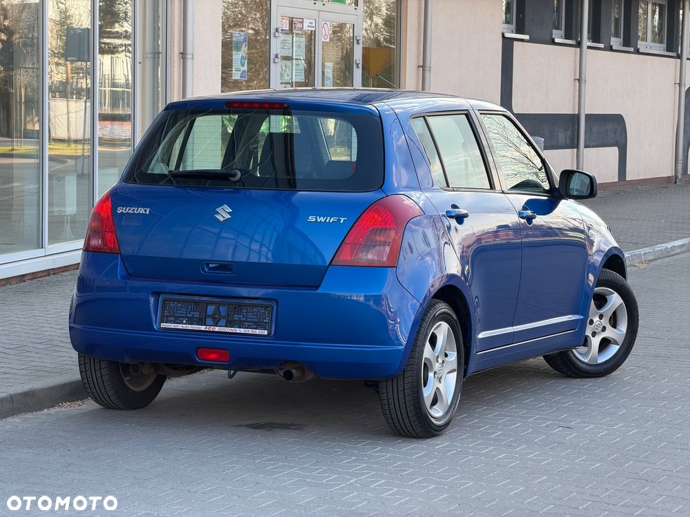 Suzuki Swift - 4