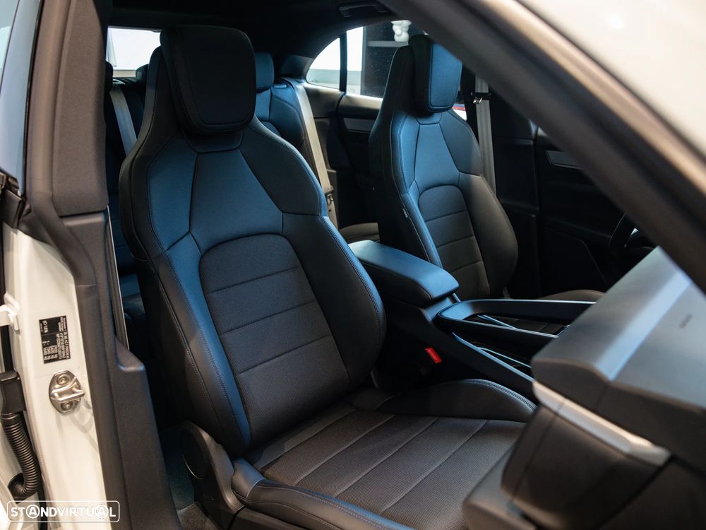 Porsche Macan Electric 4 - 46