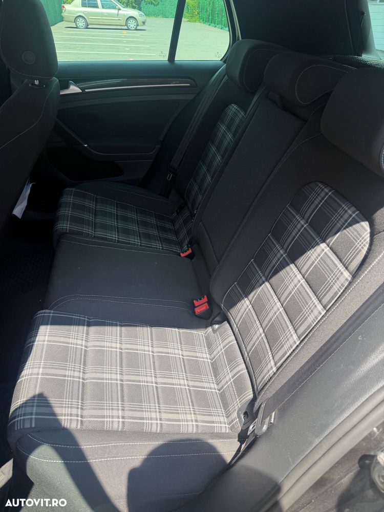Volkswagen Golf GTD 2.0 TDI SCR DSG - 11
