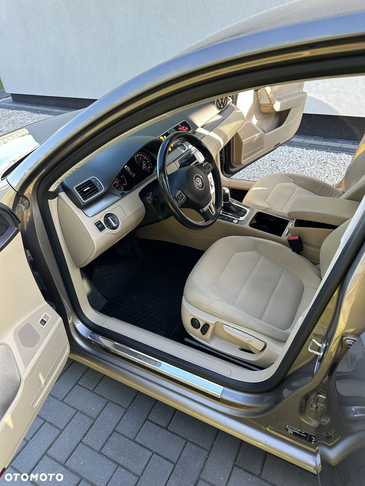Volkswagen Passat - 6