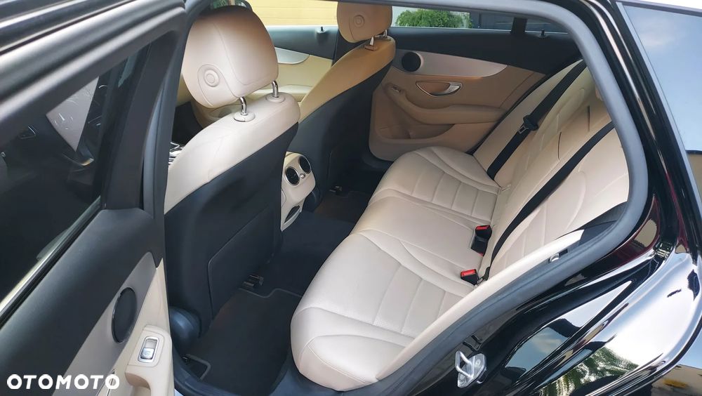 Mercedes-Benz Klasa C 200 4-Matic 9G-TRONIC - 12