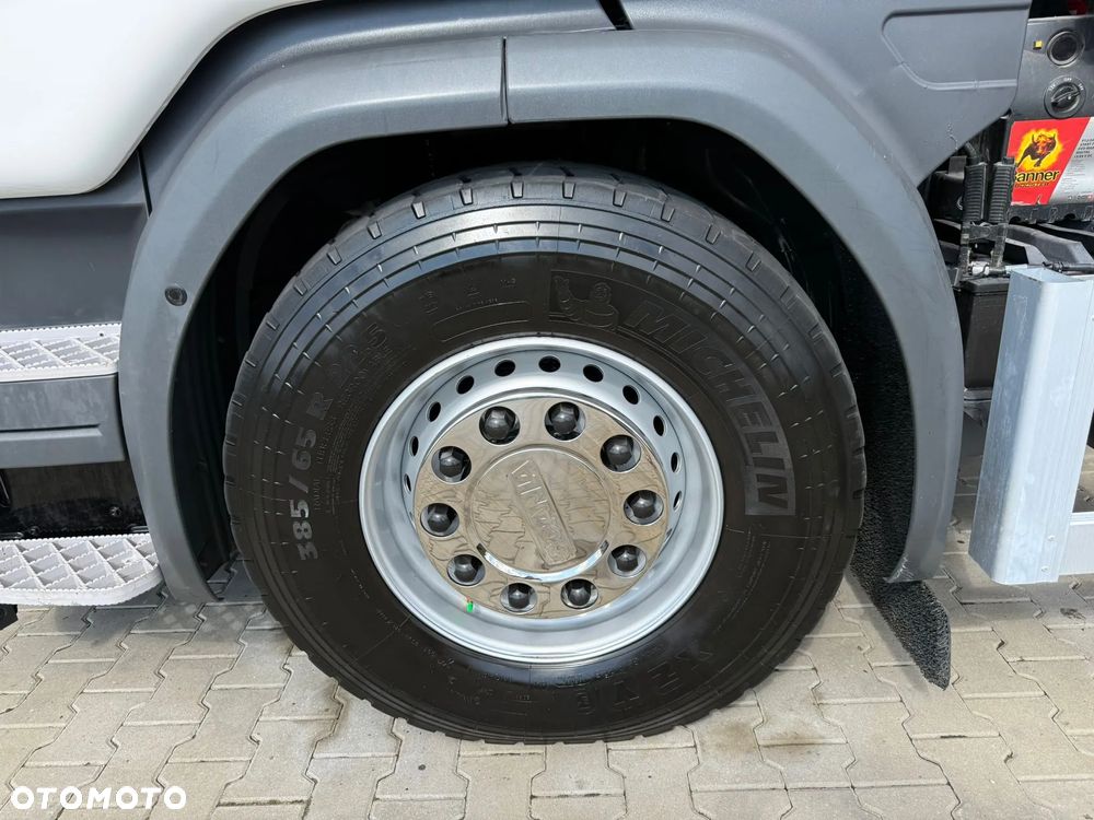 Scania Scania SCANIA G 320 // 6x2 6x4 // platforma z żurawiem FASSI F425RA.2.24 - 25