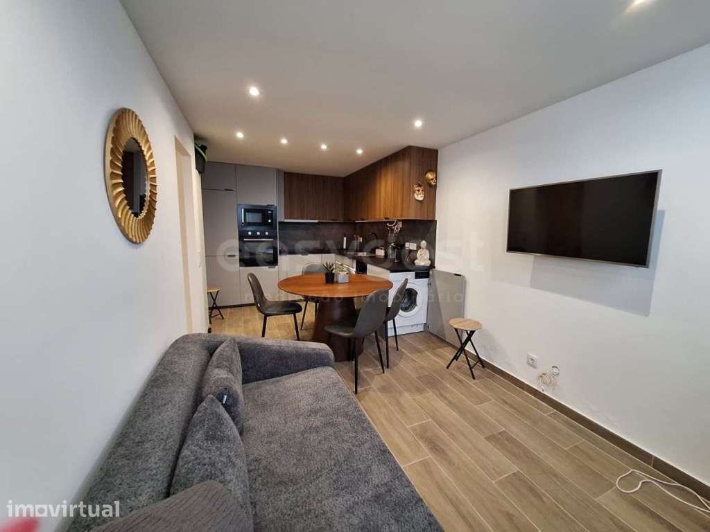 Garagem Ampla com Infraestruturas Completas | Lagos | 26m² - Grande imagem: 2/5