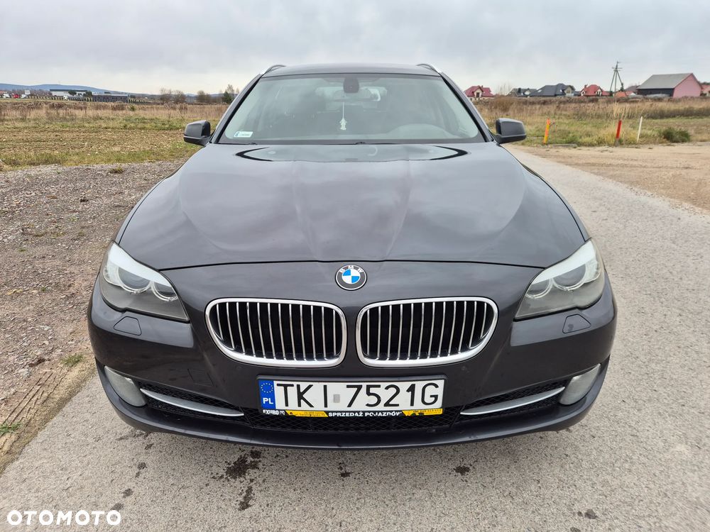 BMW Seria 5 525d xDrive - 2
