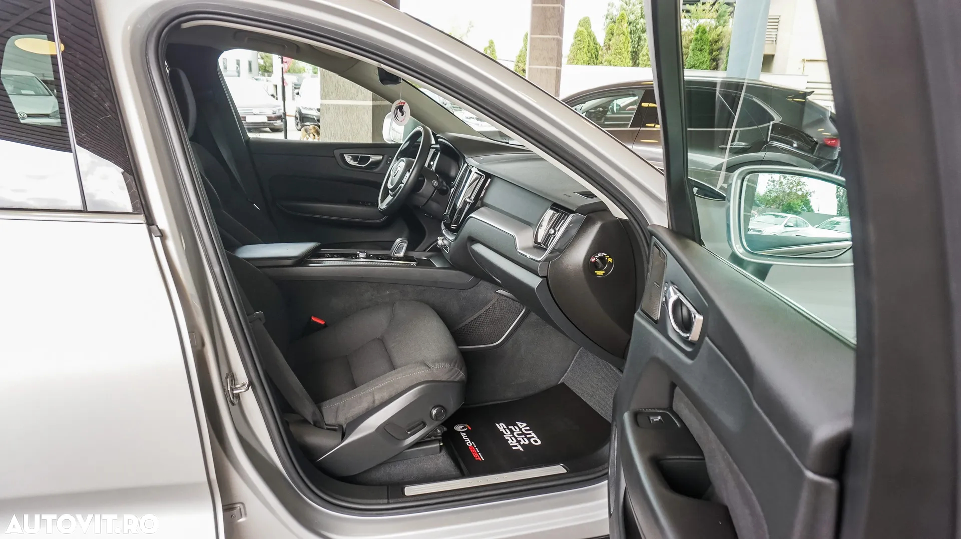 Volvo XC 60 B4 D AWD Geartronic Momentum - 30