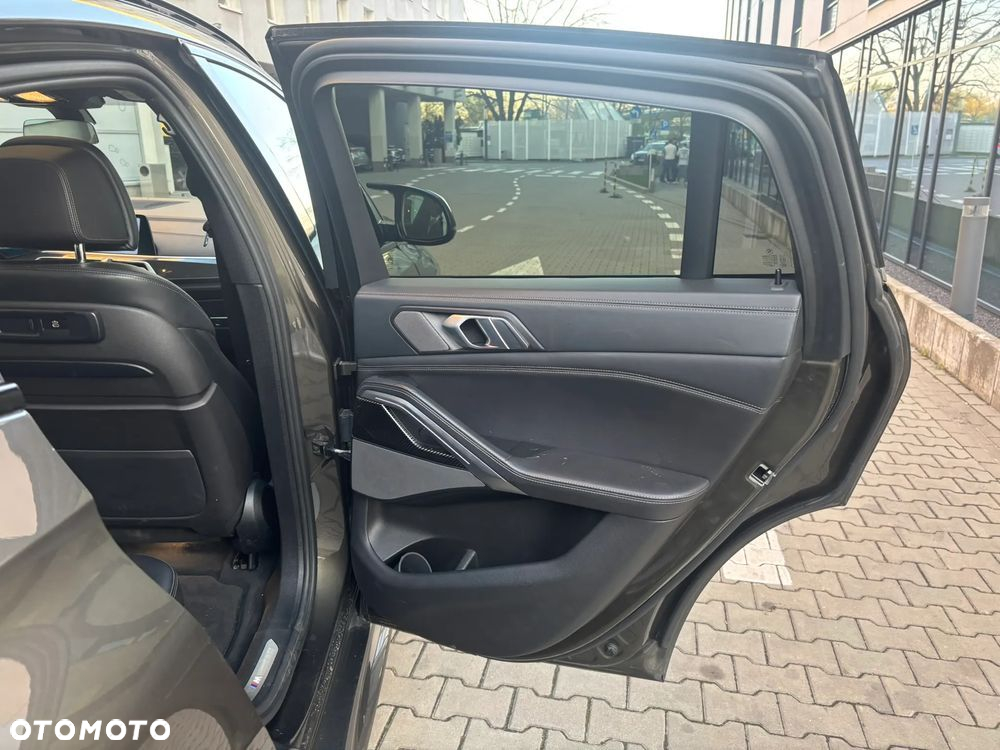 BMW X6 M50i - 31
